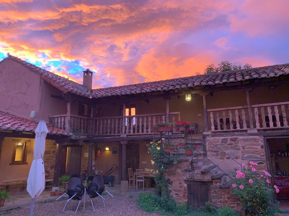 Casa Rural Las Aguedas Murias de Rechivaldo Exterior photo